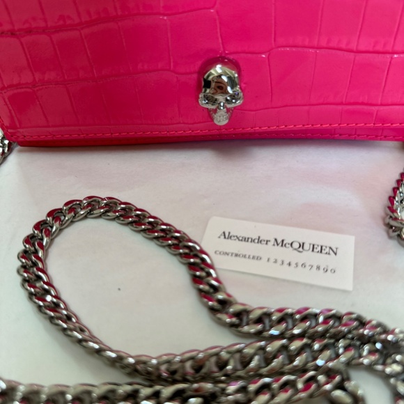 ALEXANDER MCQUEEN Skull Mini Embellished Neon Croc-Effect Leather Shoulder Bag - Picture 5 of 13